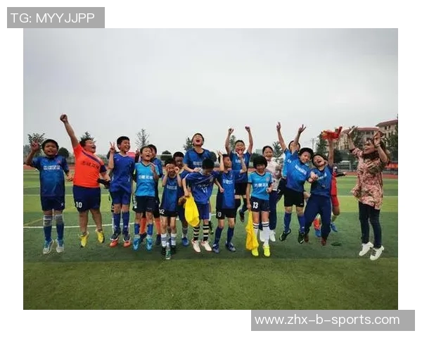 公司足球赛激情四溢团队协作展现企业文化凝聚力与竞争精神的完美结合